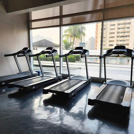 Makati Penthouse With Stunning City Skyline View マニラ市 エクステリア 写真