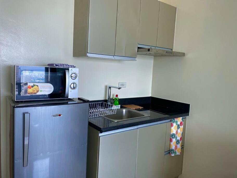Makati Penthouse With Stunning City Skyline View マニラ市 エクステリア 写真