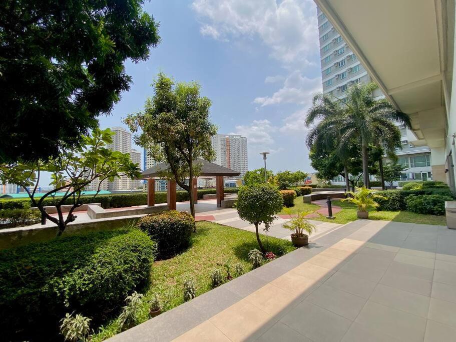 Makati Penthouse With Stunning City Skyline View マニラ市 エクステリア 写真