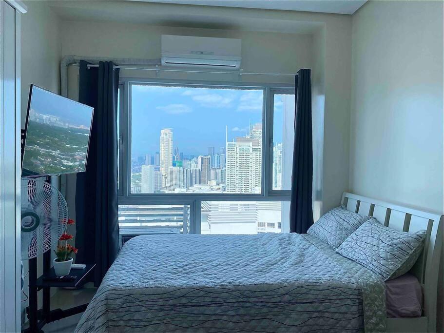 Makati Penthouse With Stunning City Skyline View マニラ市 エクステリア 写真