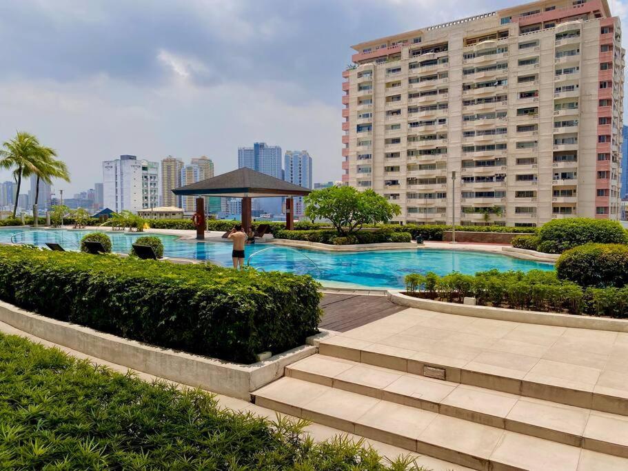 Makati Penthouse With Stunning City Skyline View マニラ市 エクステリア 写真
