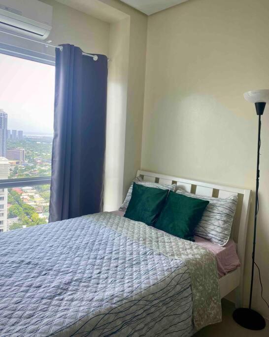 Makati Penthouse With Stunning City Skyline View マニラ市 エクステリア 写真