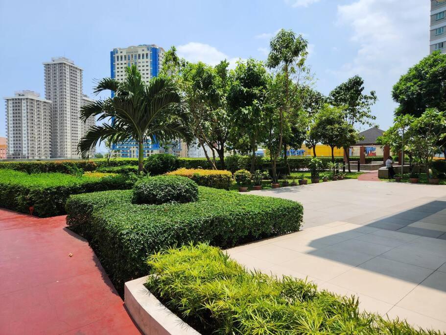 Makati Penthouse With Stunning City Skyline View マニラ市 エクステリア 写真